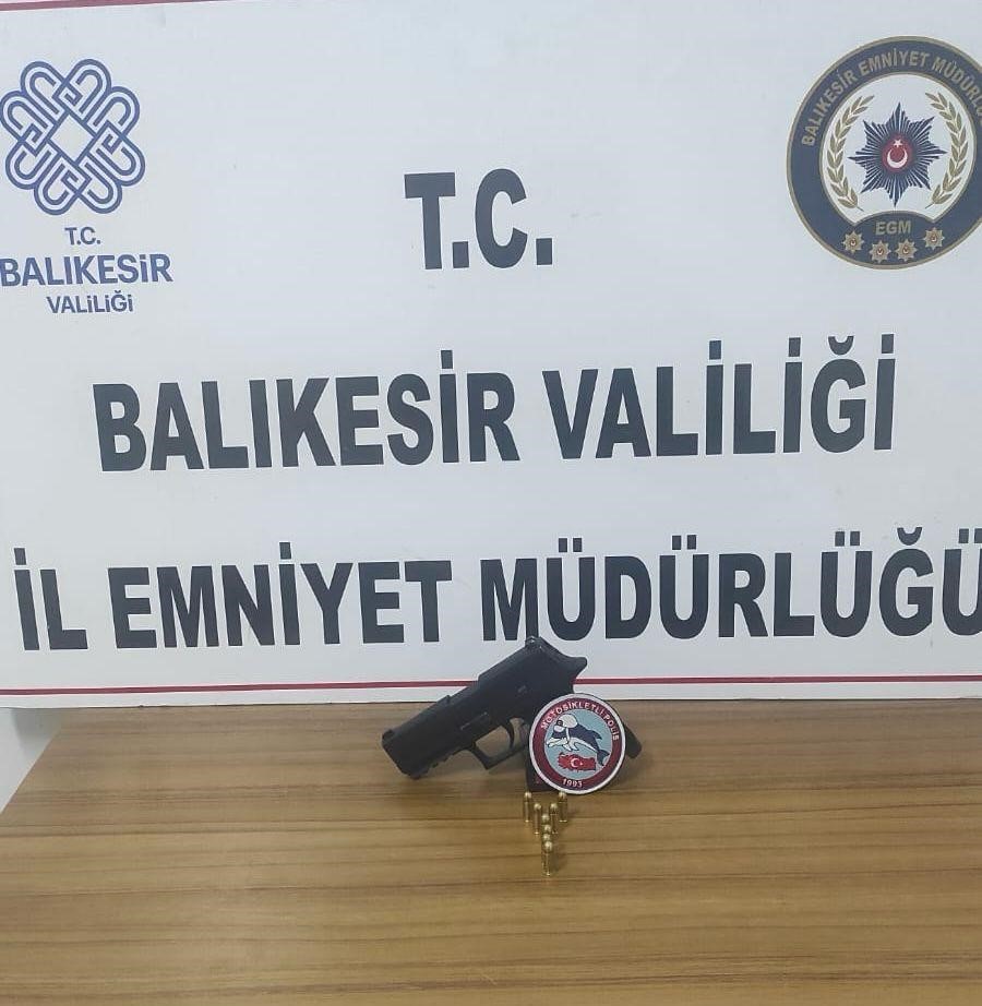 Balıkesir&rsquo;de arama kaydı bulunan 7 şahıs yakalandı; 4 tutuklama
