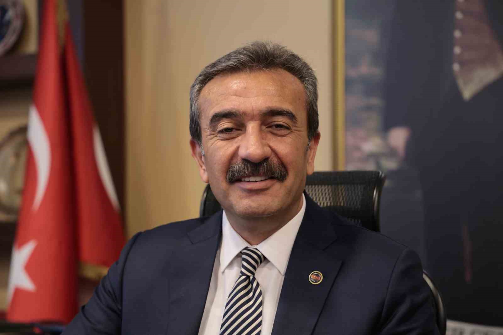 CHP’den istifa eden Çukurova Belediye Başkanı Çetin: “CHP yönetimi ve genel başkanı 31 Mart’ta ‘Bay bay Türkiye’ diyecek”
