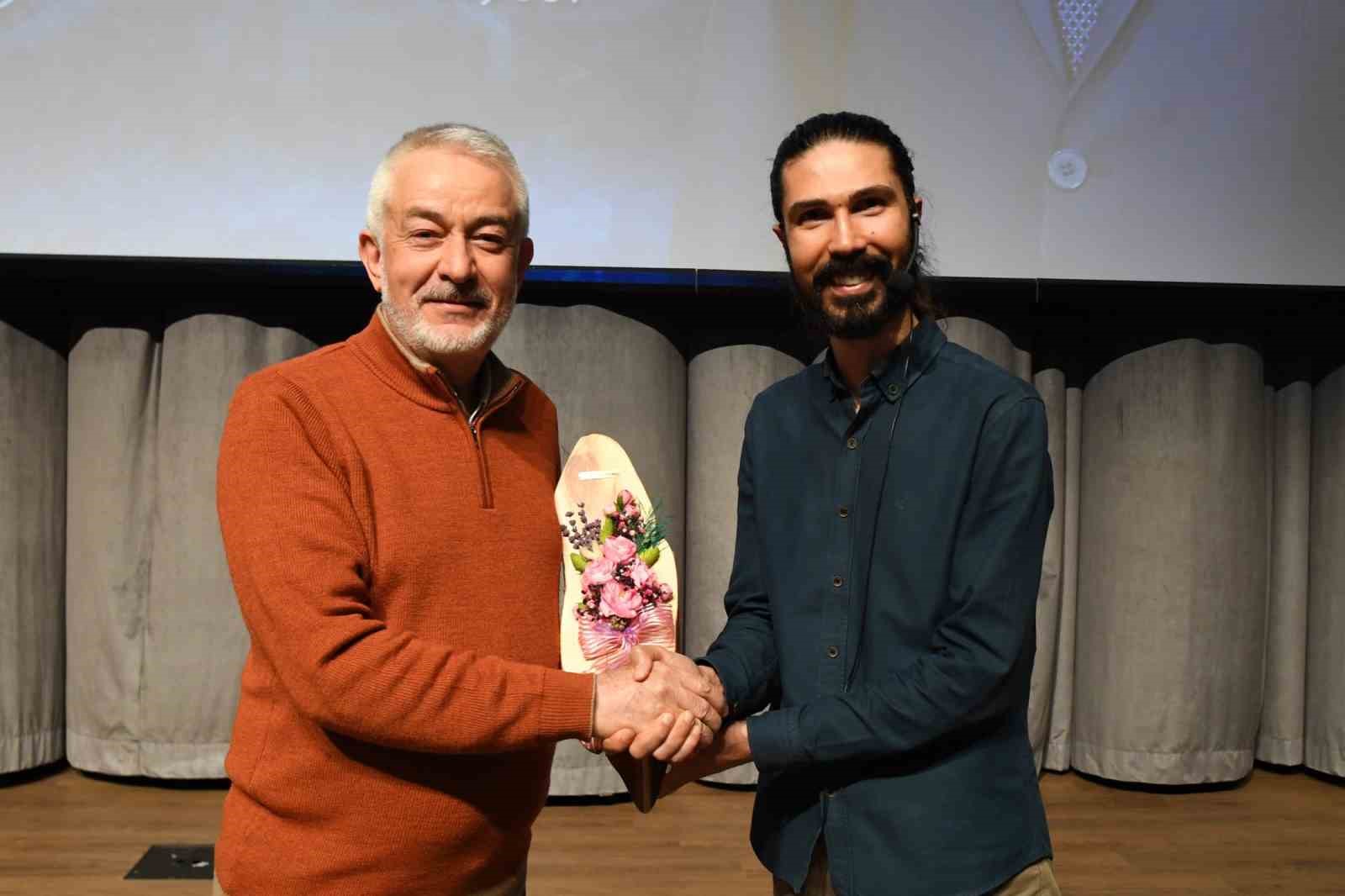 Başkan Başdeğirmen: "3 yeni k&uuml;t&uuml;phane a&ccedil;ıyoruz"
