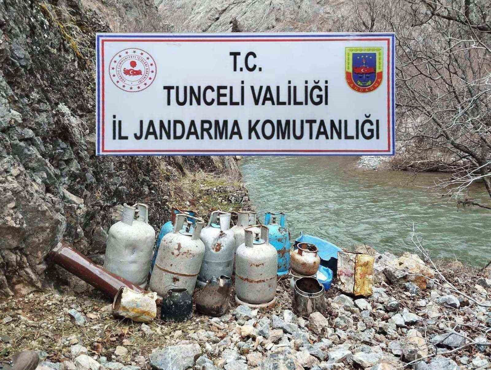 Tunceli’de çok sayıda mühimmat ve yaşam malzemesi ele geçirildi
