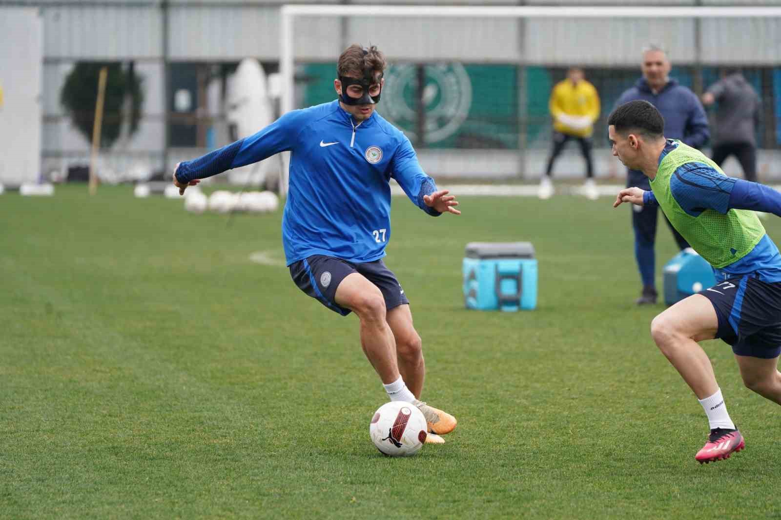 Çaykur Rizespor, Fenerbahçe maçı hazırlıklarını sürdürdü