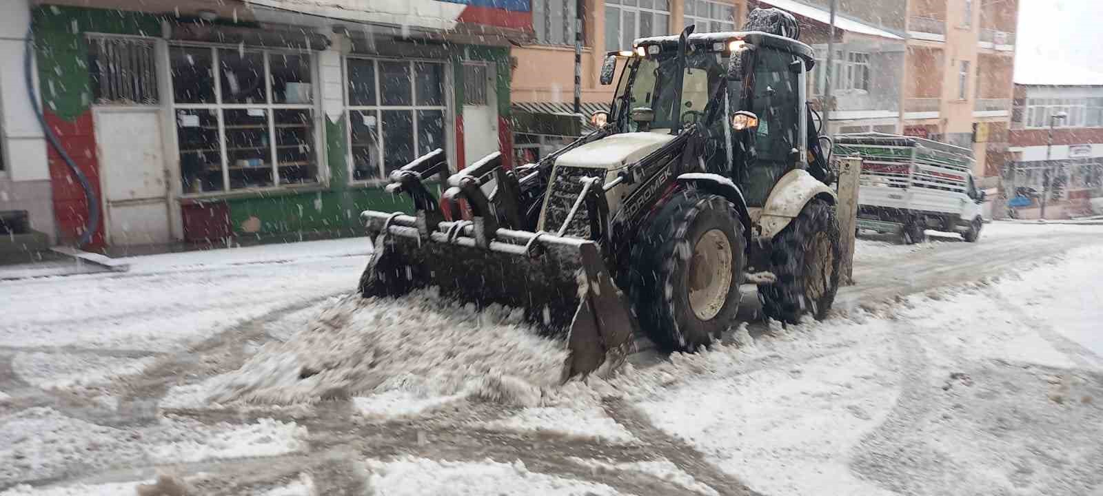 Tunceli’de kar yağışı etkili olmaya başladı