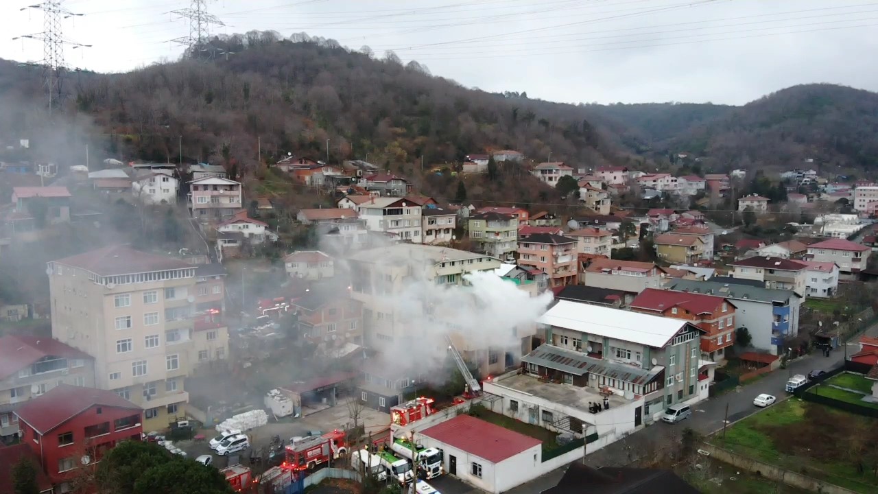 Beykoz’da kibrit üretim atölyesi alev alev yandı
