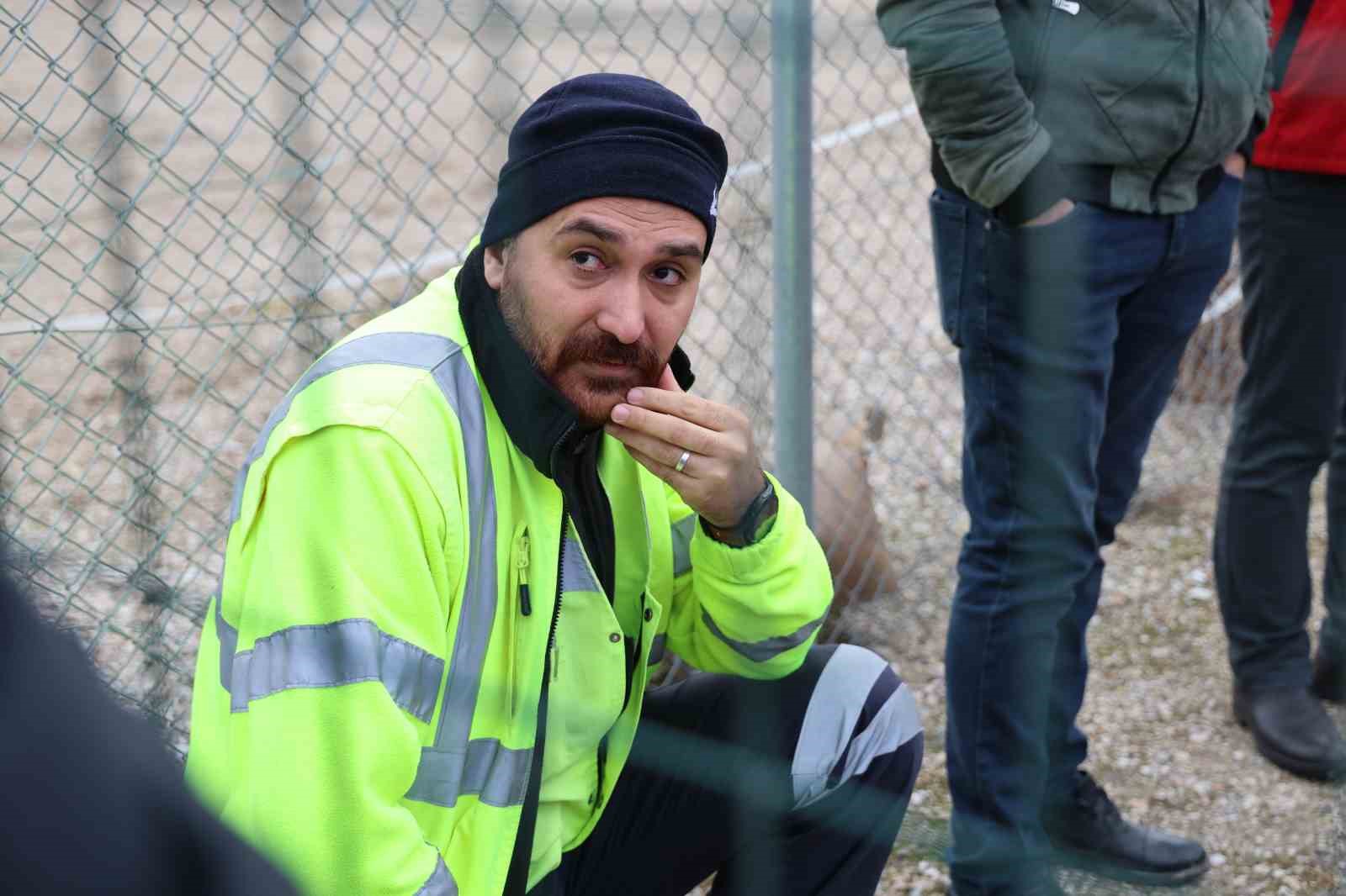 Toprak kayması esnasında olay yerinde bulunan bir iş&ccedil;i: &ldquo;Biz deprem sandık&rdquo;
