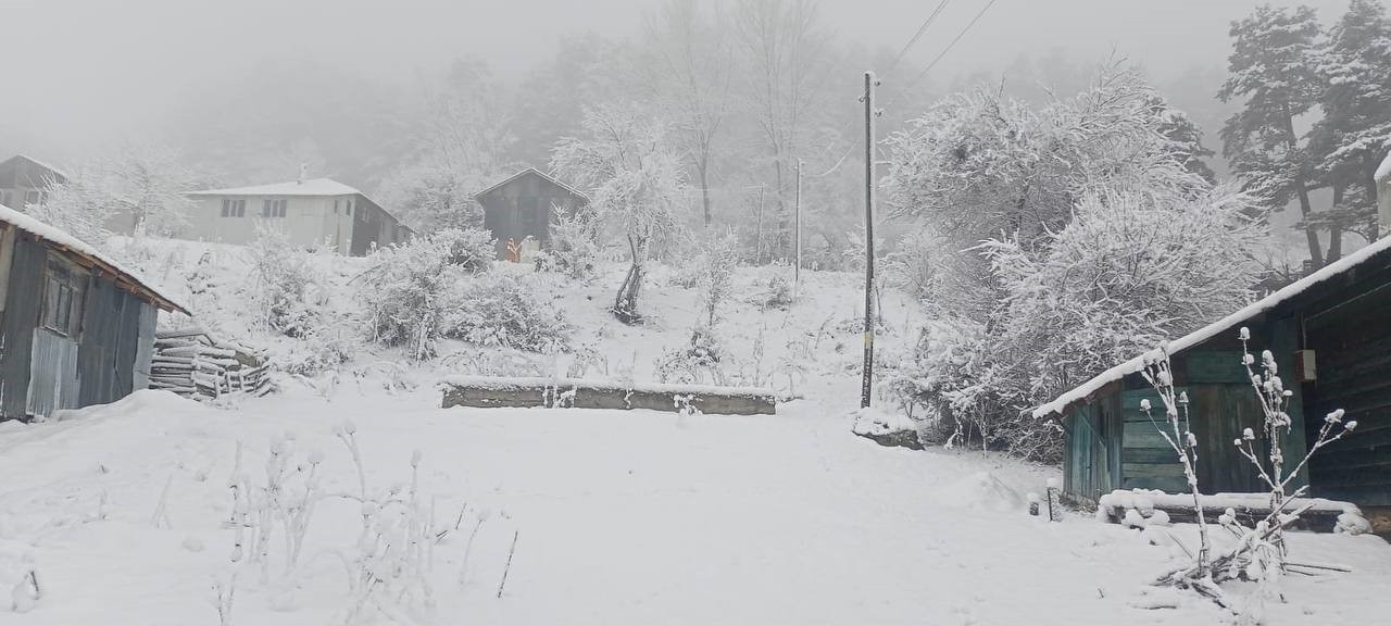 Bolu’nun yüksekleri beyaza büründü
