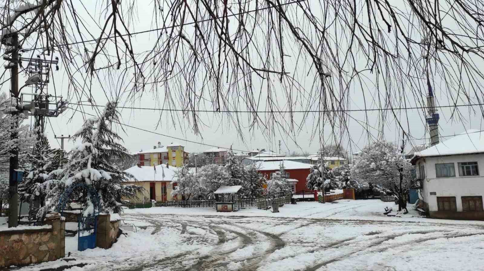 Hisarcık’ta kar yok, Karbasan köyünde kar kalınlığı 15 santimetre