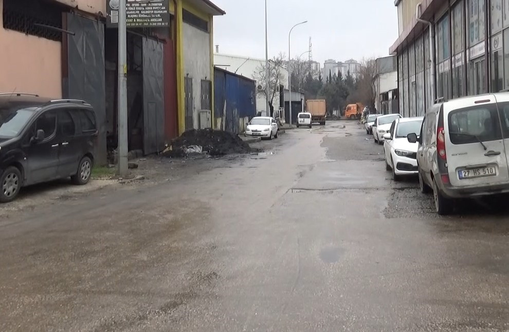 Gaziantep’te iş yerlerinden binlerce liralık hırsızlık anları kamerada
