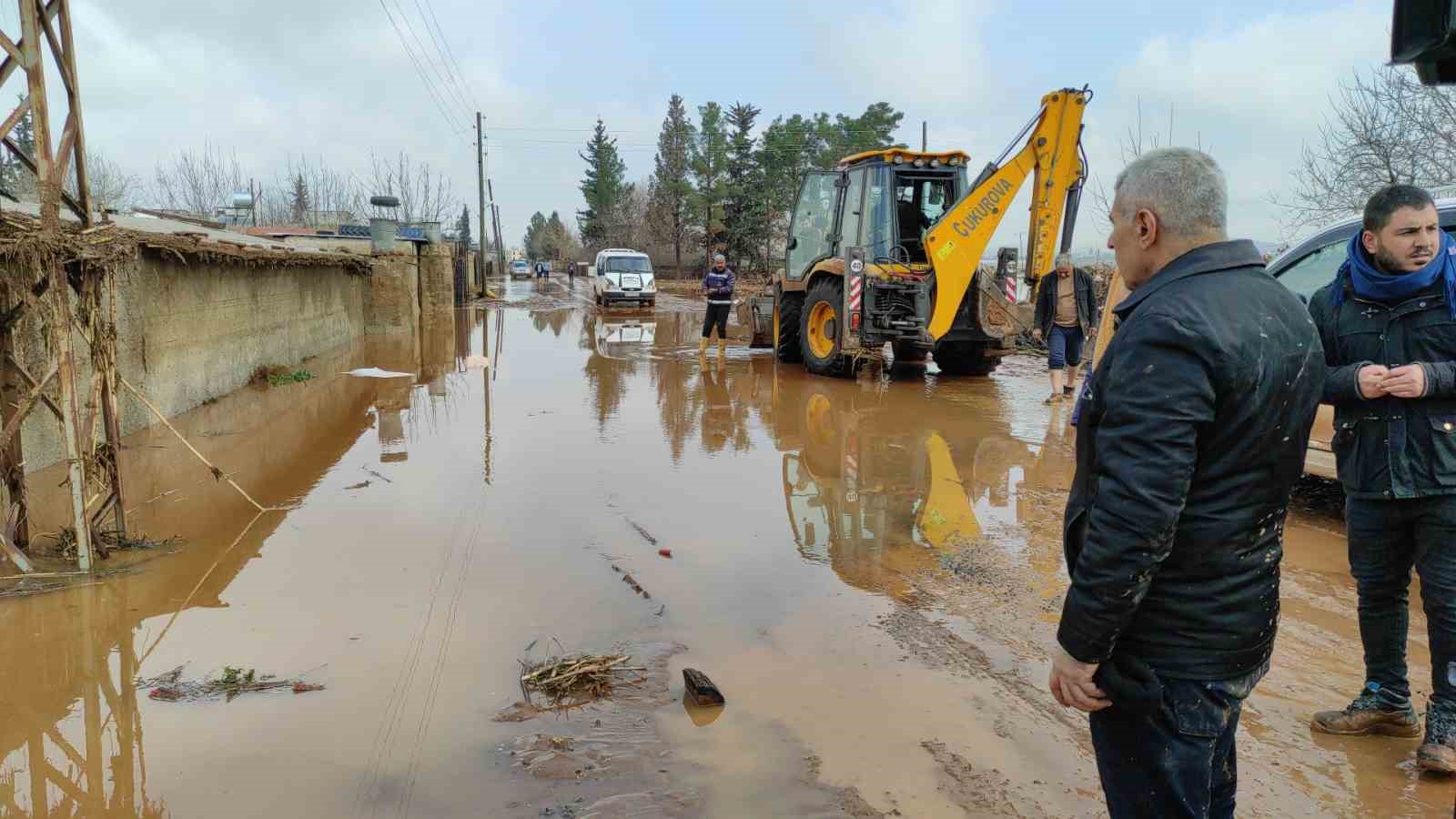 Şanlıurfa&rsquo;da kırsal mahalleler sel suları altında kaldı
