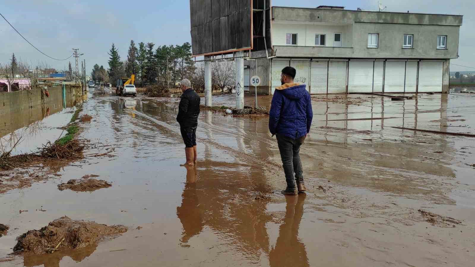 Selin vurduğu mahallede vatandaşlara çorba ikramı