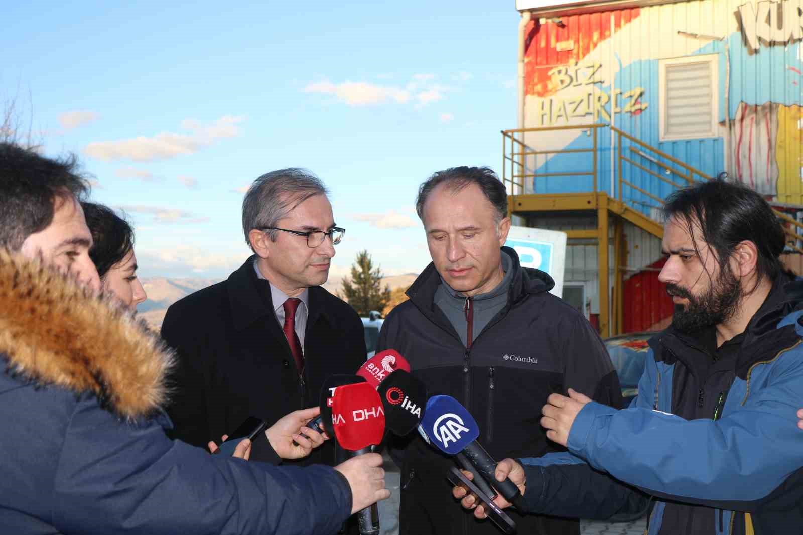 Prof. Dr. Erdem: &ldquo;Verilere baktığımızda siyan&uuml;r a&ccedil;ısından şu anki değerlerin risk teşkil etmediğini g&ouml;rd&uuml;k&rdquo;
