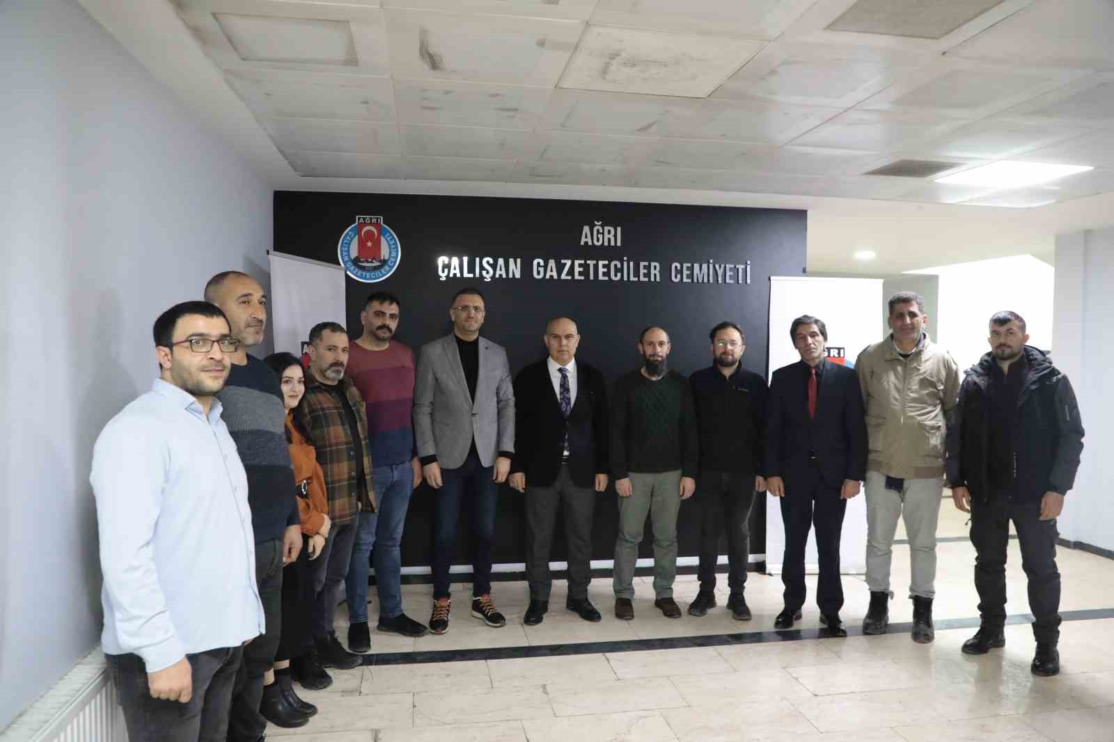 Vali Ko&ccedil;&rsquo;tan A&Ccedil;GC&rsquo;ye ziyaret
