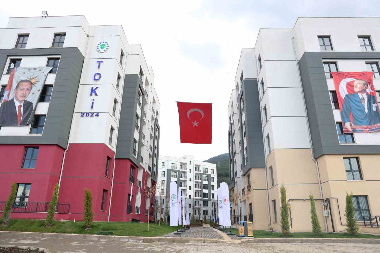 Afetzede vatandaş yeni evinde yeni hatıralar biriktirmek için heyecanlanıyor
