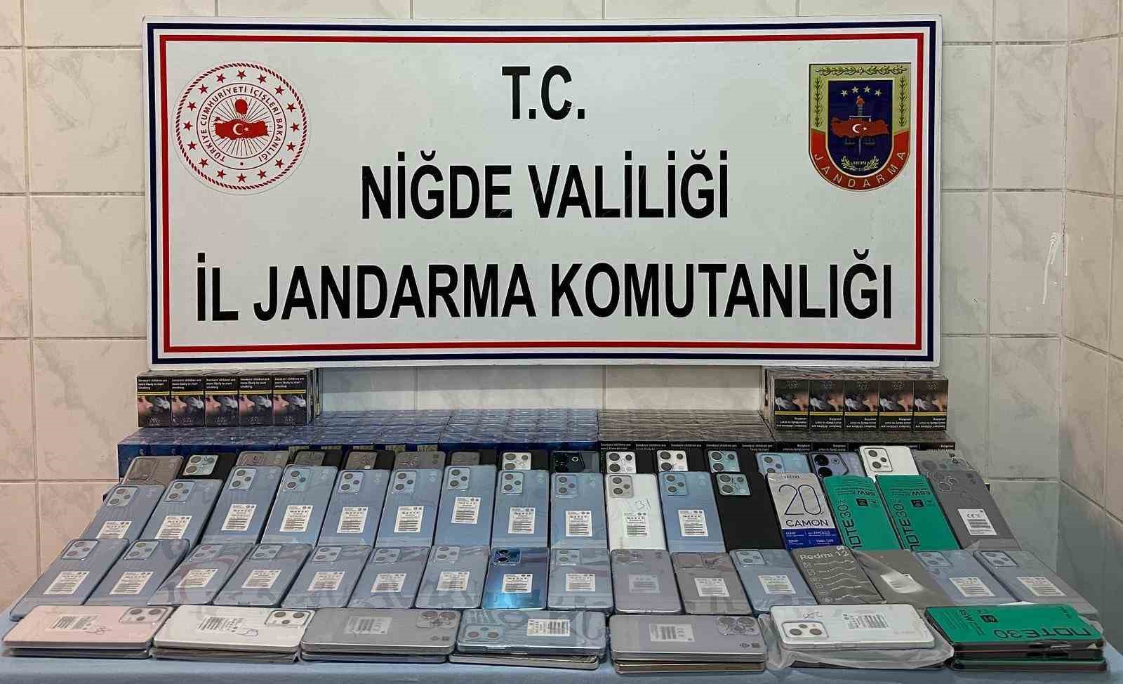 Niğde’de 78 adet kaçak cep telefonu yakalandı