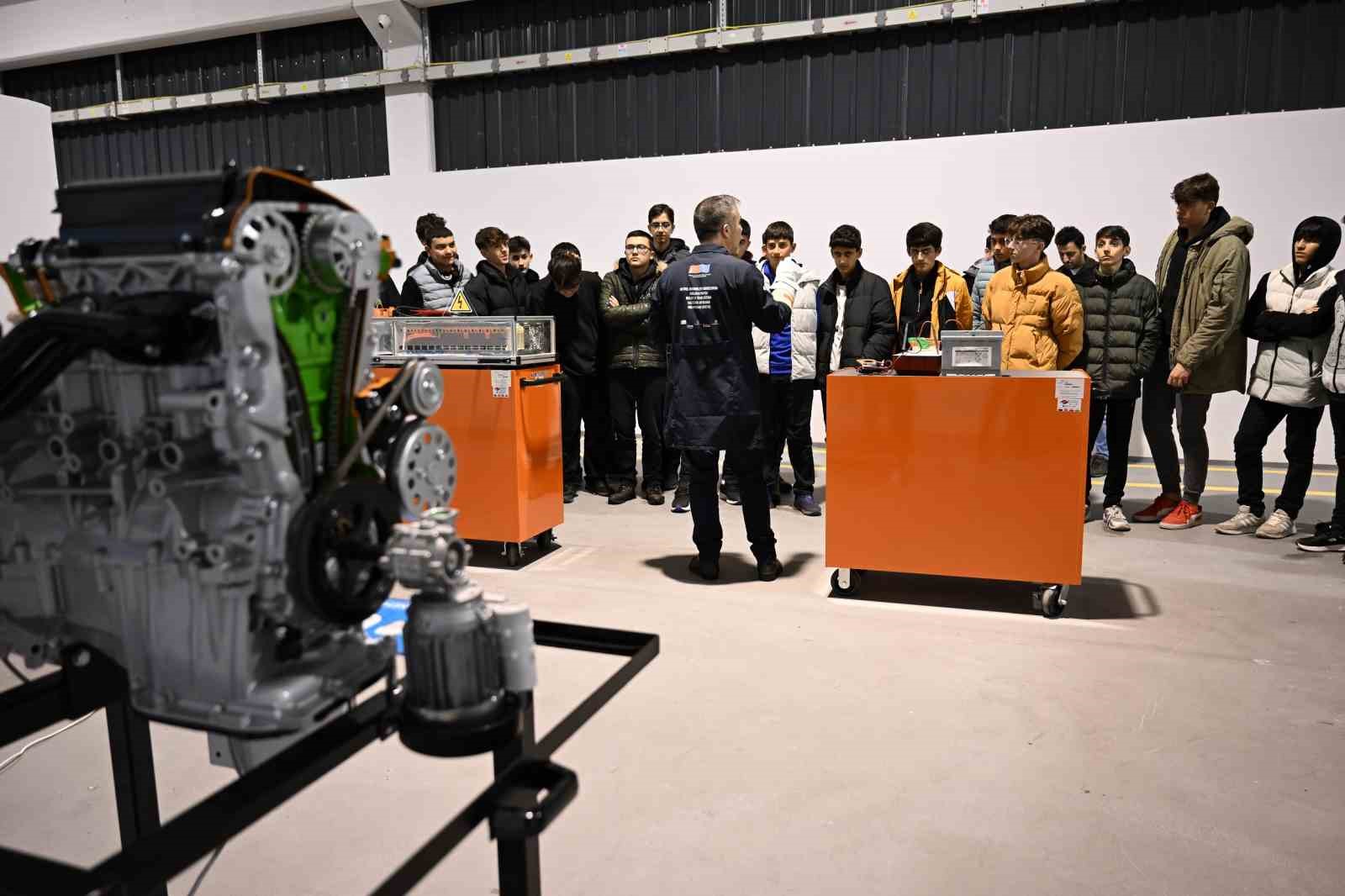 Yeni nesil ara&ccedil; teknolojileri i&ccedil;in BTSO&rsquo;dan &lsquo;M&uuml;kemmel&rsquo; adım
