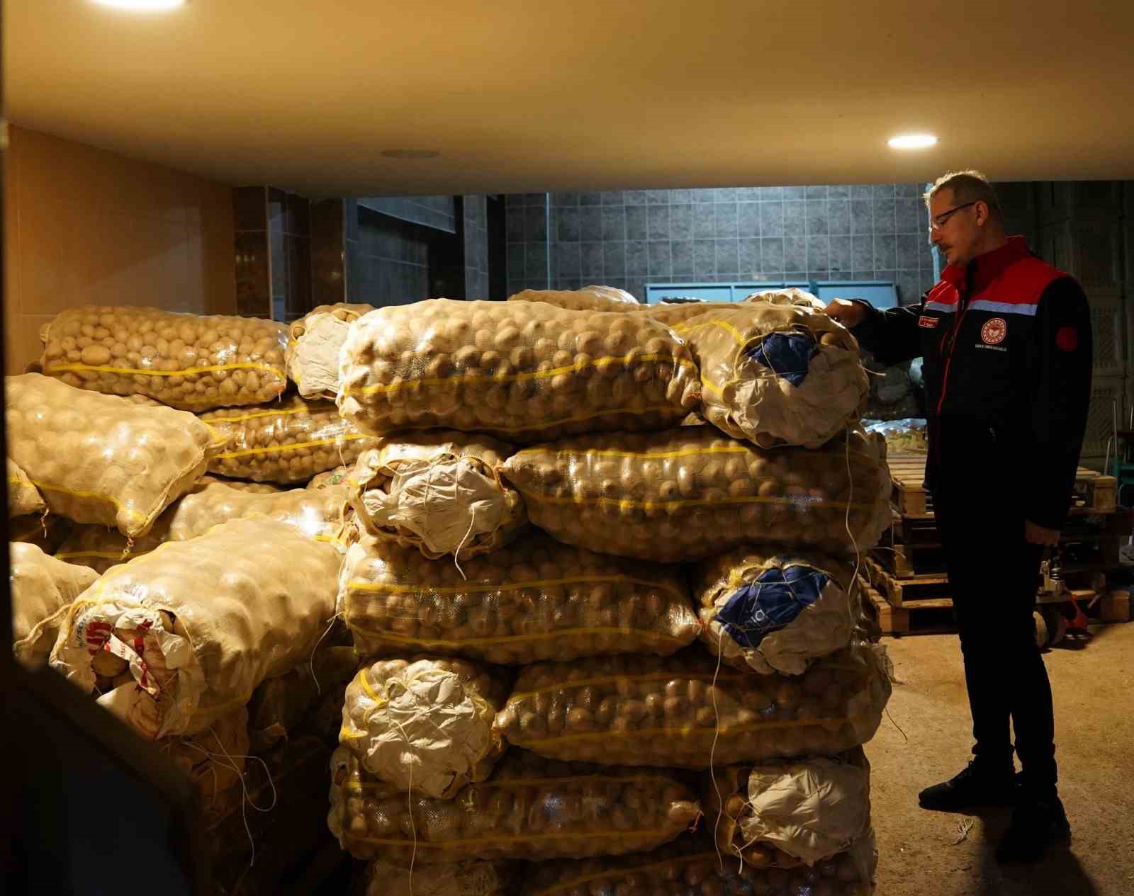 Adana&rsquo;da patates ve soğana sıkı denetim
