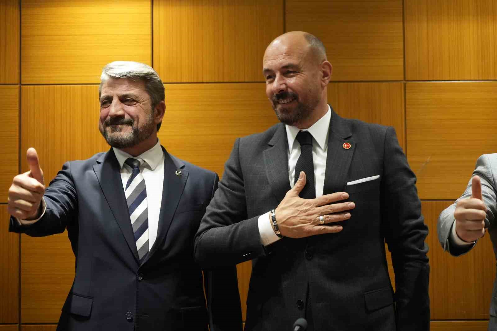 Tekkek&ouml;y Belediye Başkanı Togar, YRP&rsquo;den aday oldu
