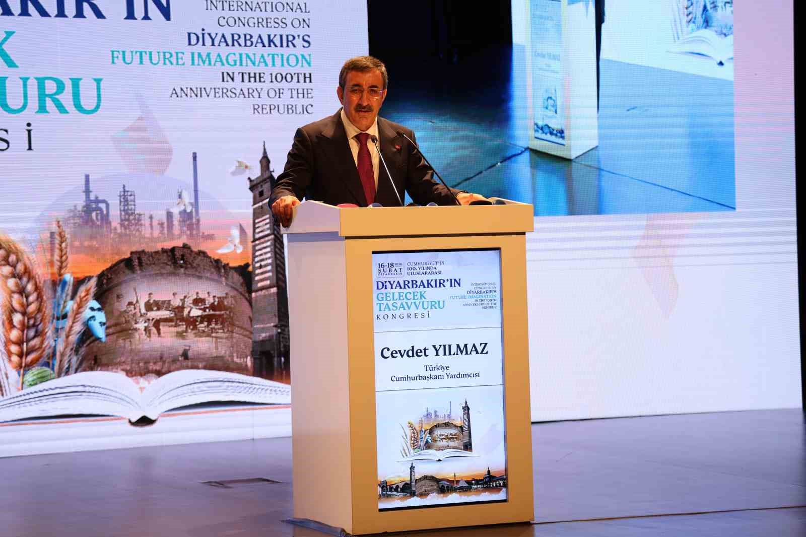 Cumhurbaşkanı Yardımcı Yılmaz: &ldquo;Diyarbakır bug&uuml;n, son 40 yılda hi&ccedil; olmadığı kadar huzur ve emniyet i&ccedil;inde&rdquo;
