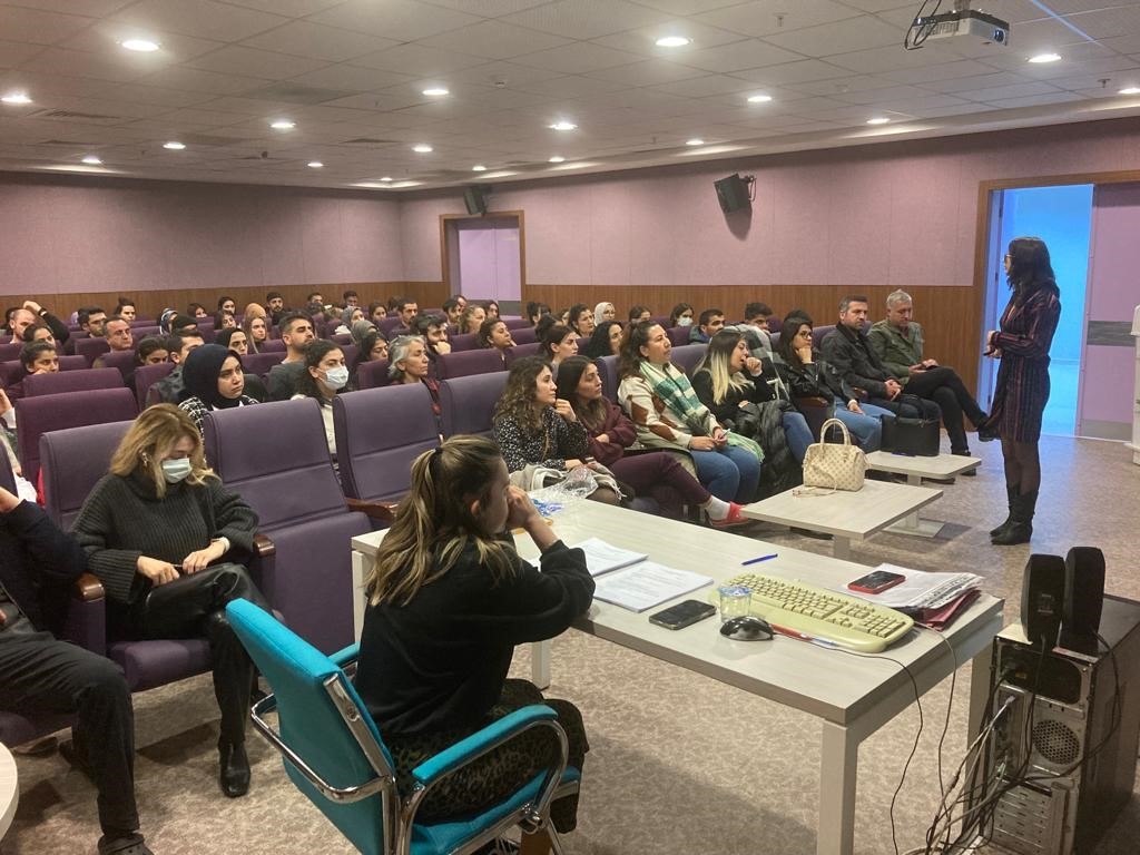 Tunceli’de 154 sağlık personeline ’çocuk ihmal ve istismarı farkındalık’ eğitimi