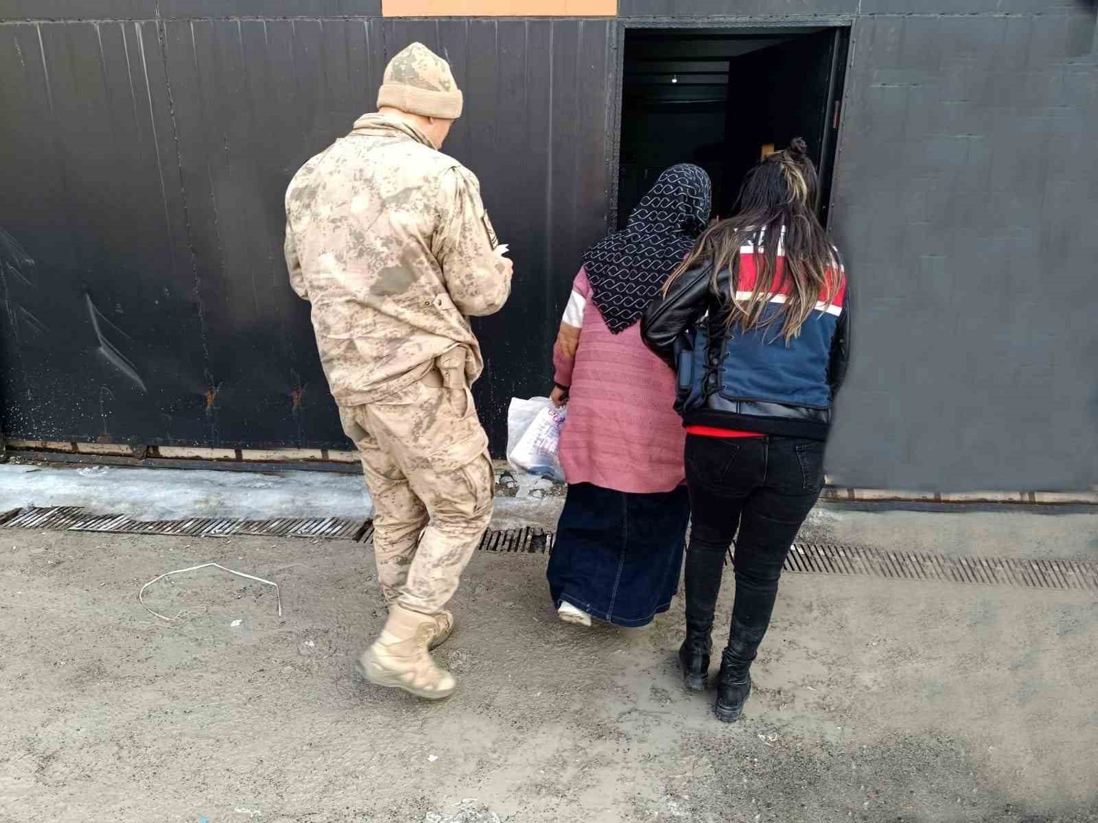 Ağrı’da aranan şahıslar yakalandı
