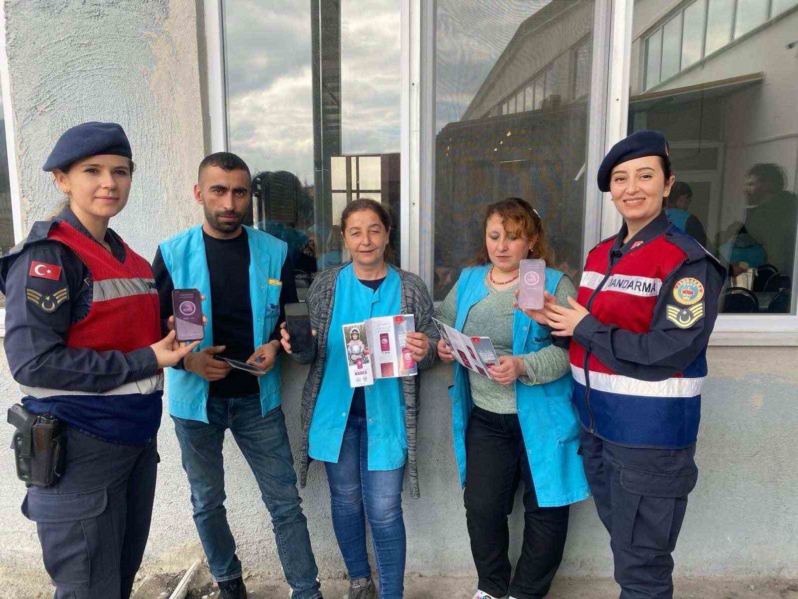 Tokat İl Jandarma Komutanlığı&rsquo;ndan &ccedil;ocuklara, gen&ccedil;lere ve kadınlara y&ouml;nelik eğitimler
