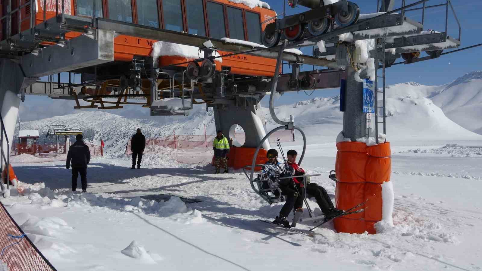 Davraz’da sezon açıldı, kayak heyecanı başladı