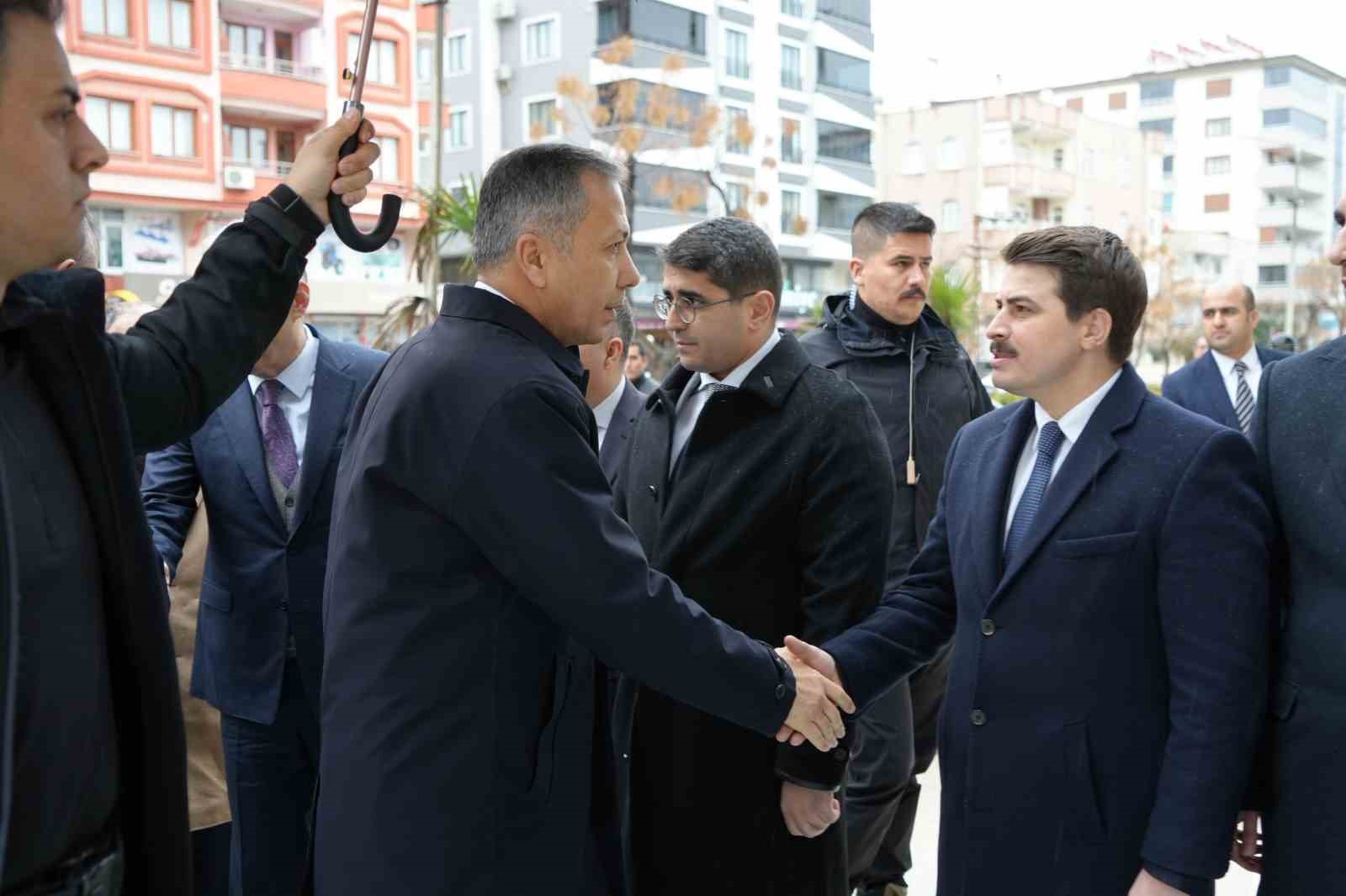 İçişleri Bakanı Yerlikaya: &quot;Huzurumuzu bozanları 112’yi arayarak ihbar edin&quot;