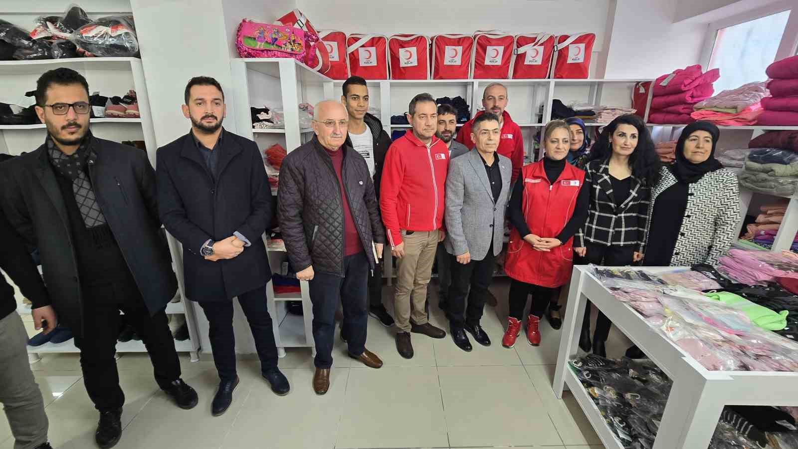 Tokat&rsquo;ta Kızılay &rsquo;Butik Market&rsquo; A&ccedil;tı

