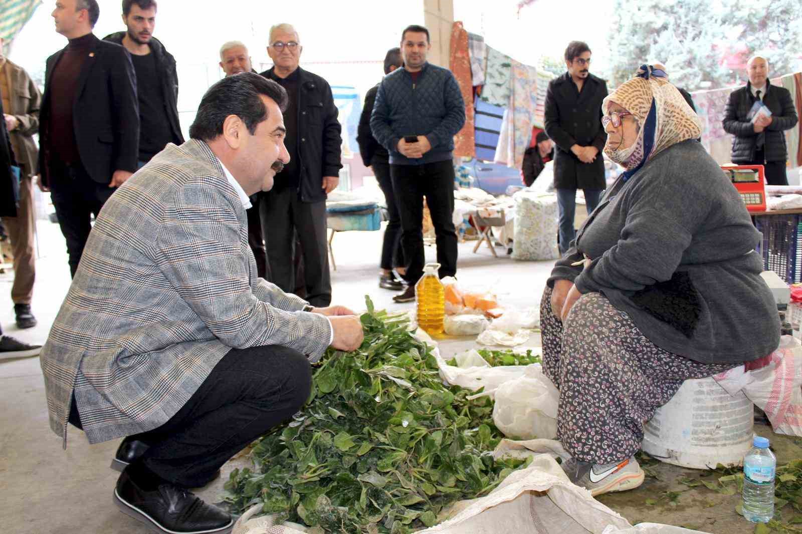 CHP Pamukkale Belediye Başkan Adayı Ertemur, esnaflar ve vatandaşlarla g&ouml;r&uuml;şt&uuml;
