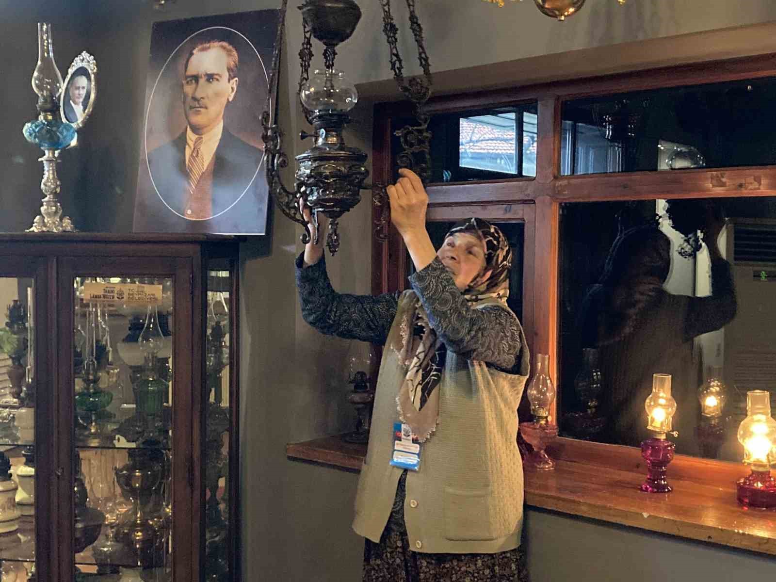 D&uuml;nyanın ilk Gaz Lambası M&uuml;zesine turistlerden yoğun ilgi
