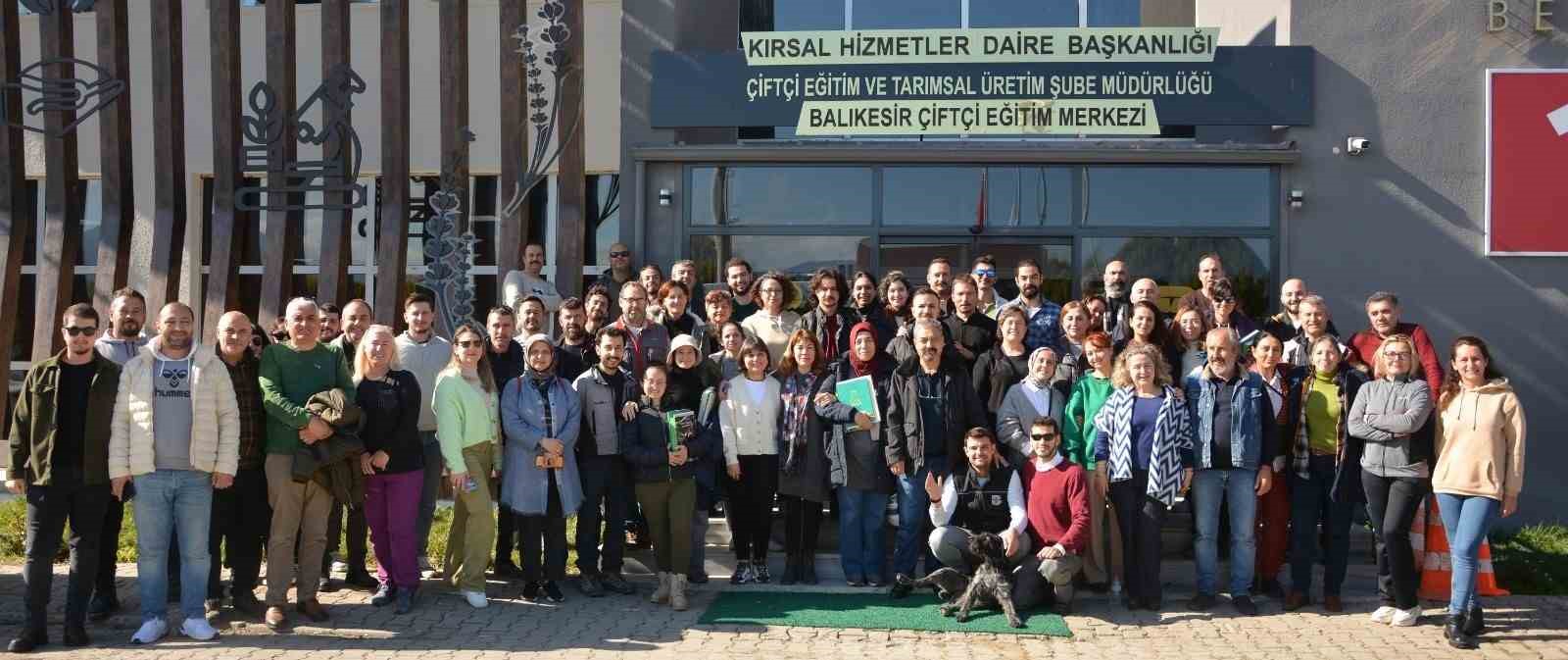 Zeytin yetiştiriciliği kursuna b&uuml;y&uuml;k ilgi
