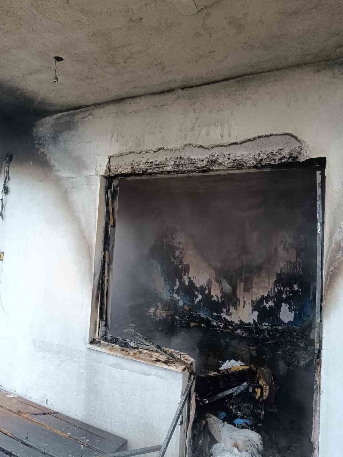 Kahramanmaraş&rsquo;ta ikamet yangını
