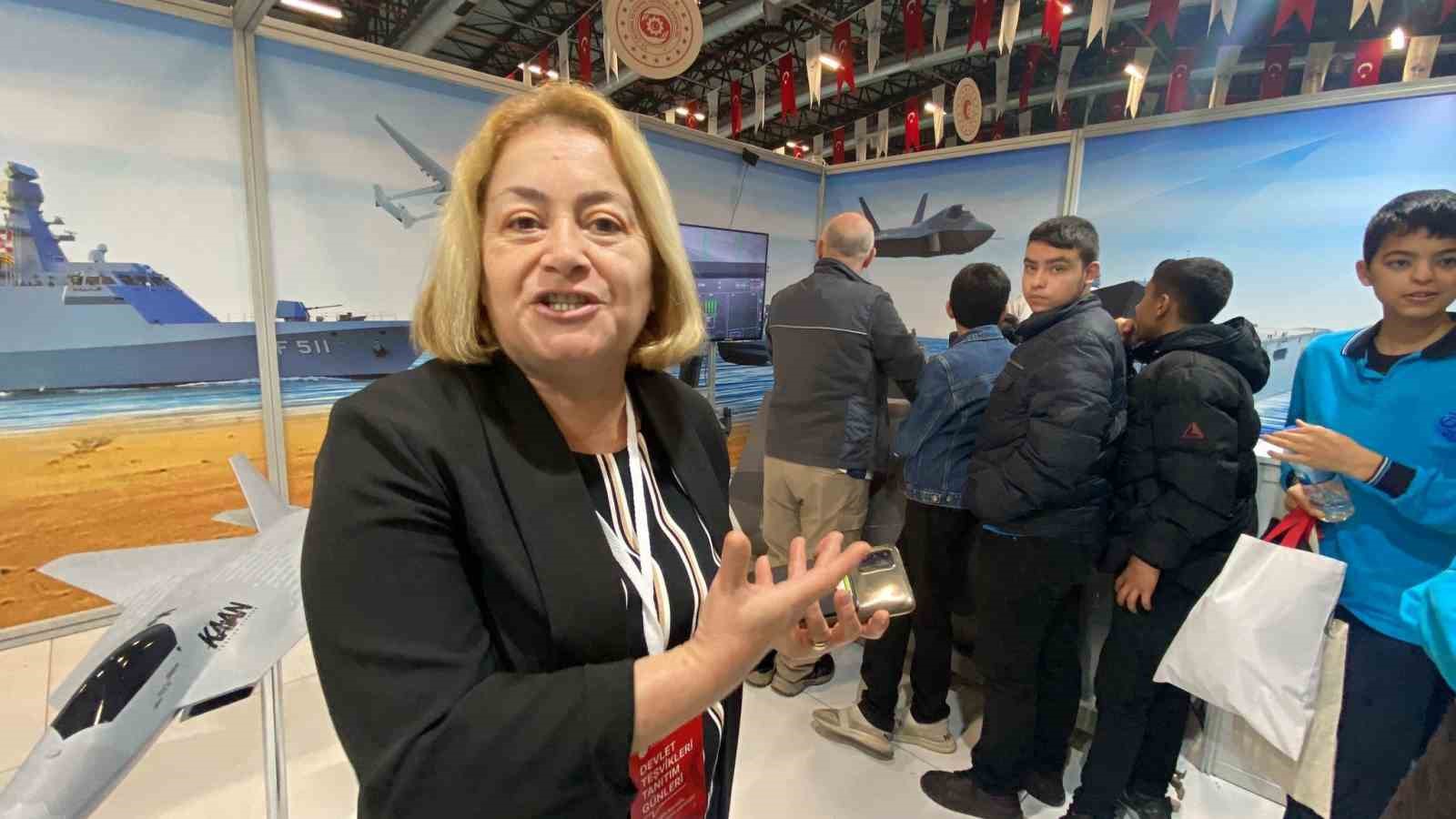 Elazığlı &ccedil;ocuklar kokpit heyecanını yaşadı, sim&uuml;lasyondan KAAN&rsquo;ı kullandı
