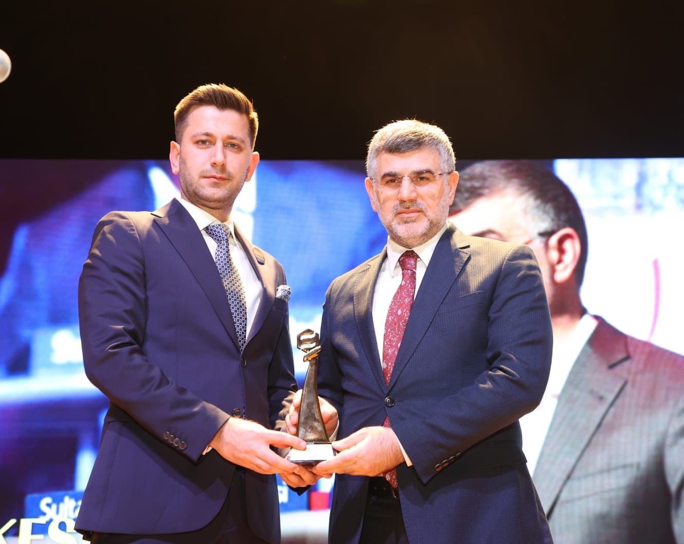 Sultanbeyli’de başarının zirvesinde 7. SUGİAD en iyiler ödül töreni gerçekleştirildi