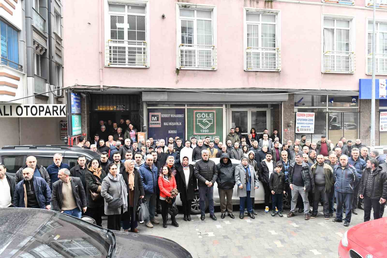 Esenyurt Belediye Başkanı Bozkurt’un tekrar aday gösterilmesi için basın toplantısı yapıldı