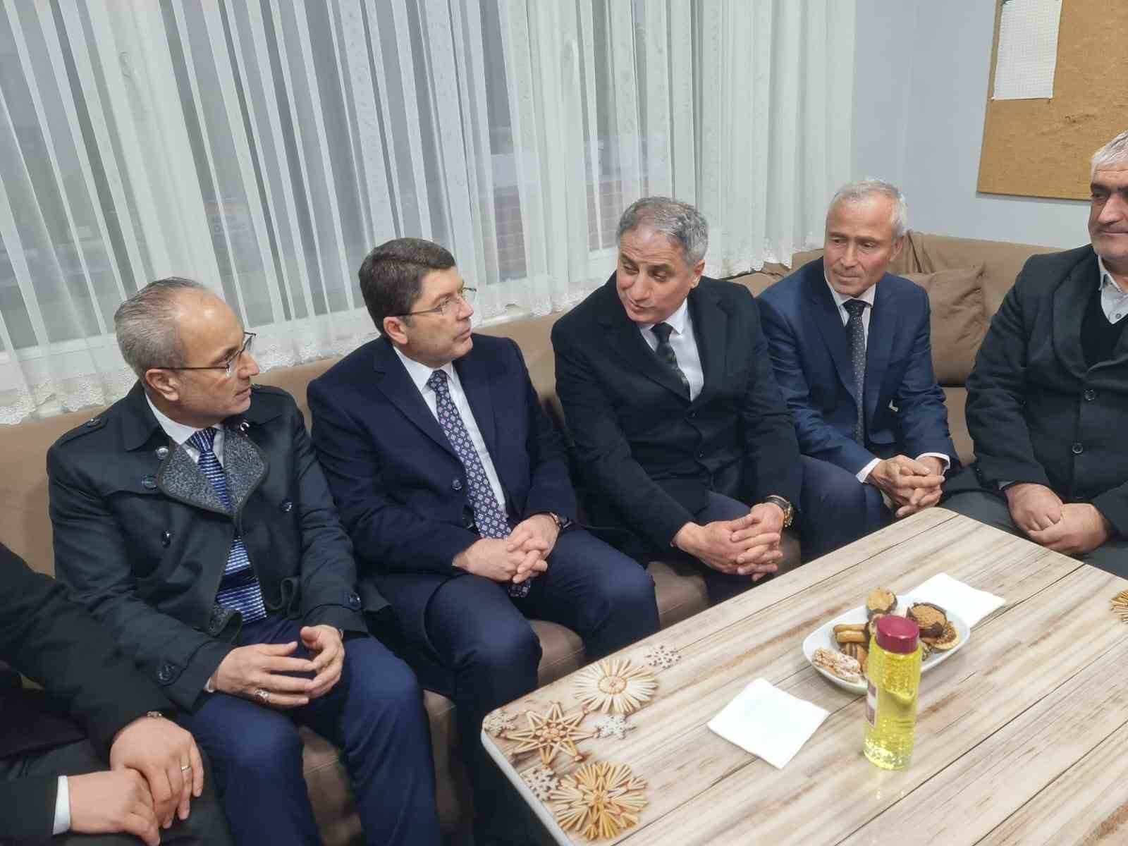 Bakan Yılmaz Tun&ccedil;, İYİ Parti&rsquo;nin adayı Murat Sesli&rsquo;yi dinledi
