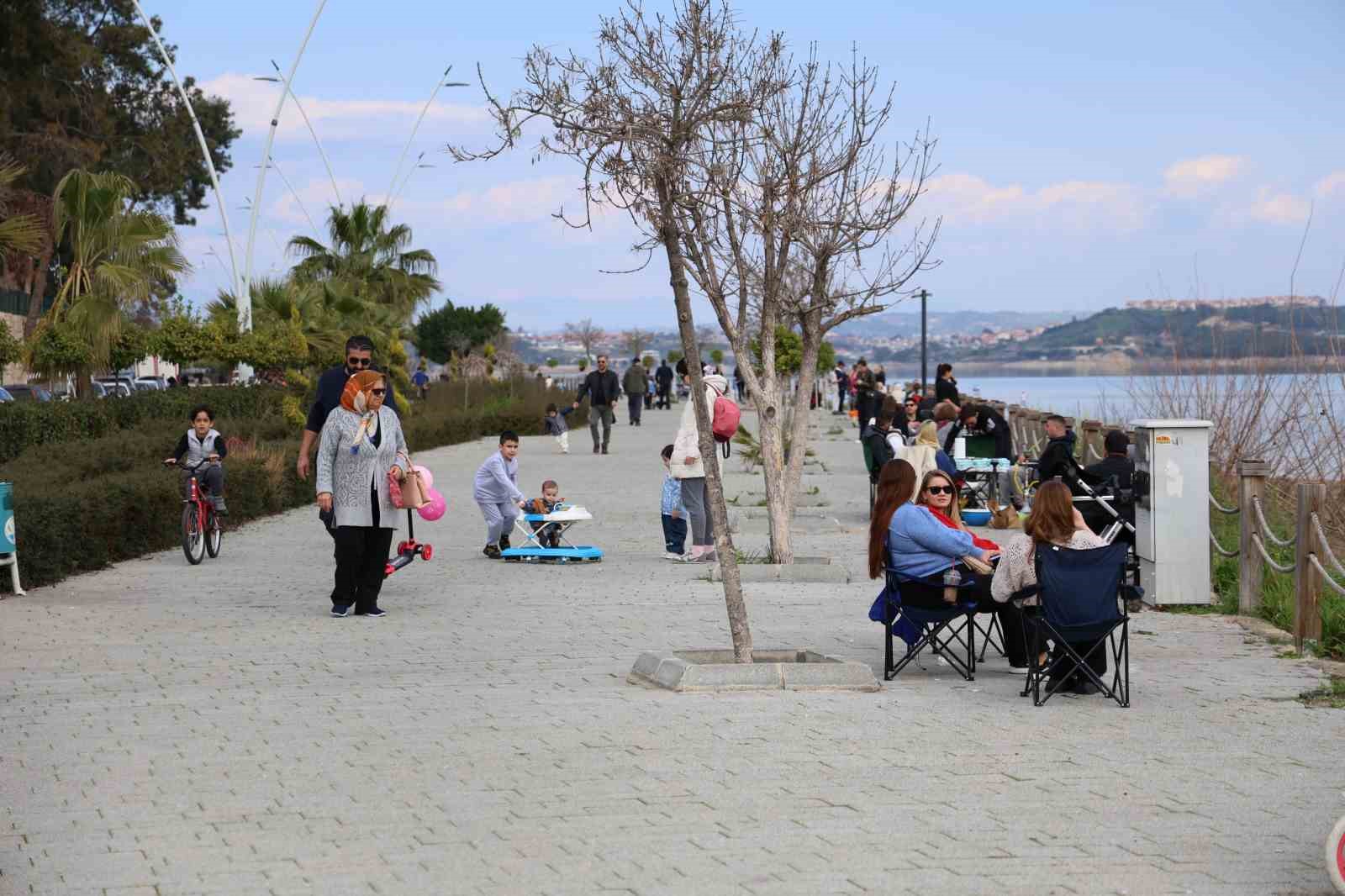 Kışın bahar havası yaşayan Adanalılar pikniğe akın etti

