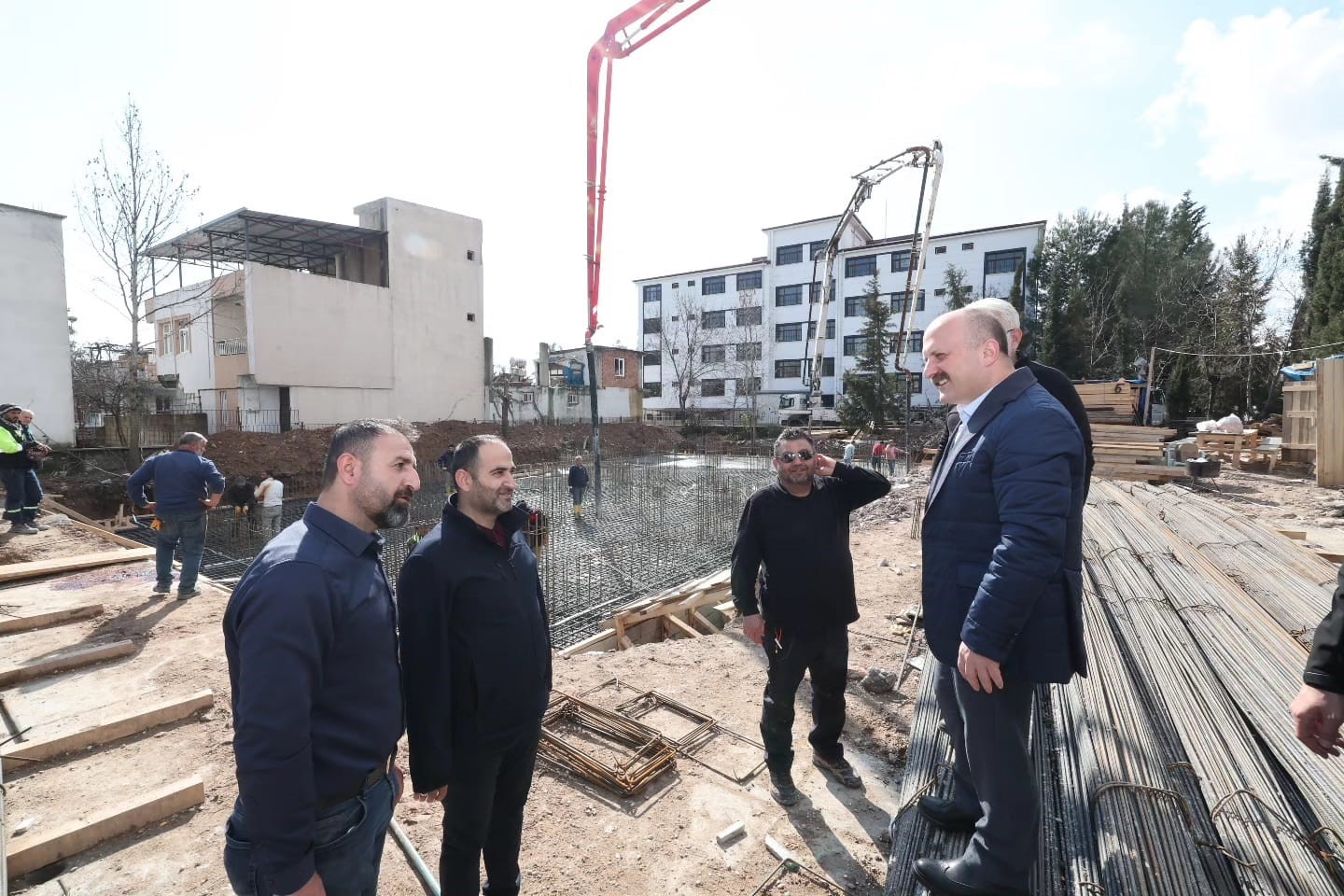 Vali Varol, yerinde d&ouml;n&uuml;ş&uuml;m projelerini yerinde inceledi
