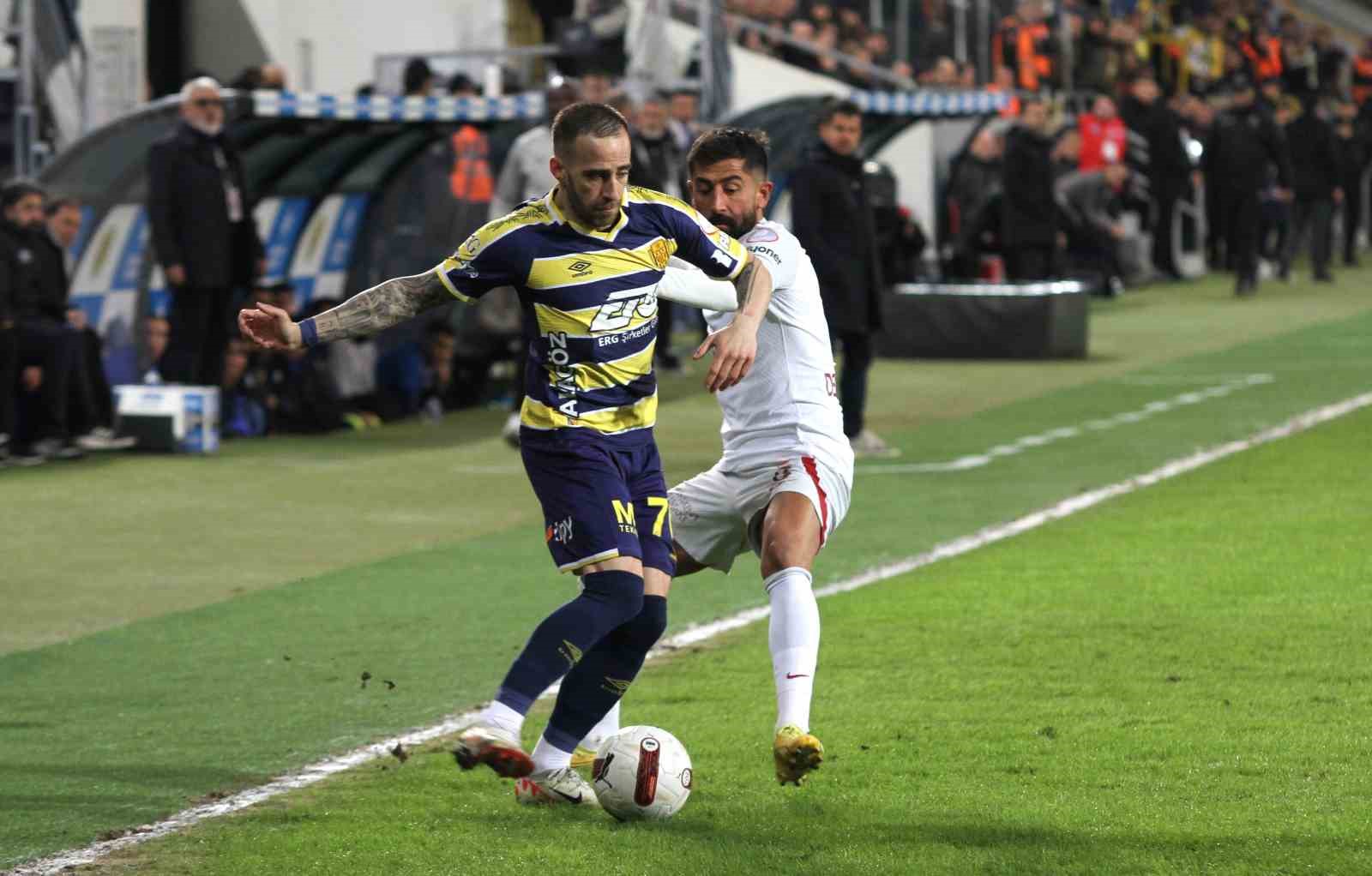 Trendyol Süper Lig: MKE Ankaragücü: 0 - Galatasaray: 2 (Maç devam ediyor)
