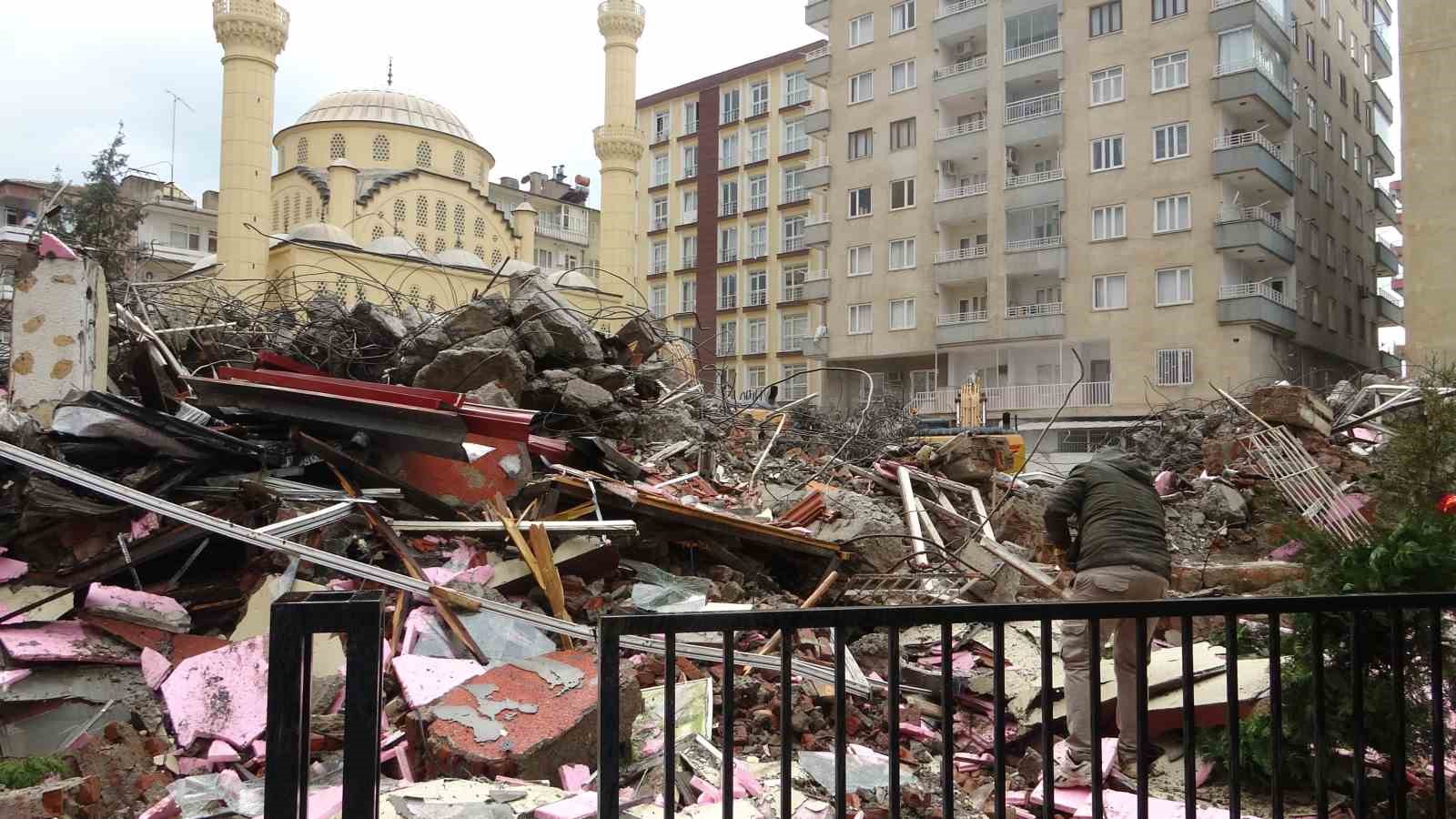 Diyarbakır’da yarım asırlık kütüphanenin yıkımı yapıldı
