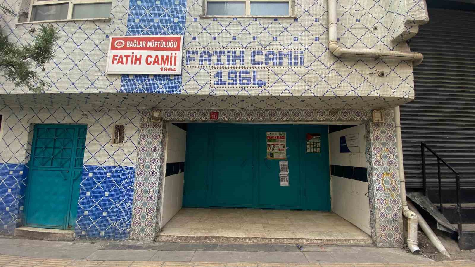 Camide Kur’an-ı Kerim eğitimi alan çocuklara bıçakla “uslu durun” uyarısı
