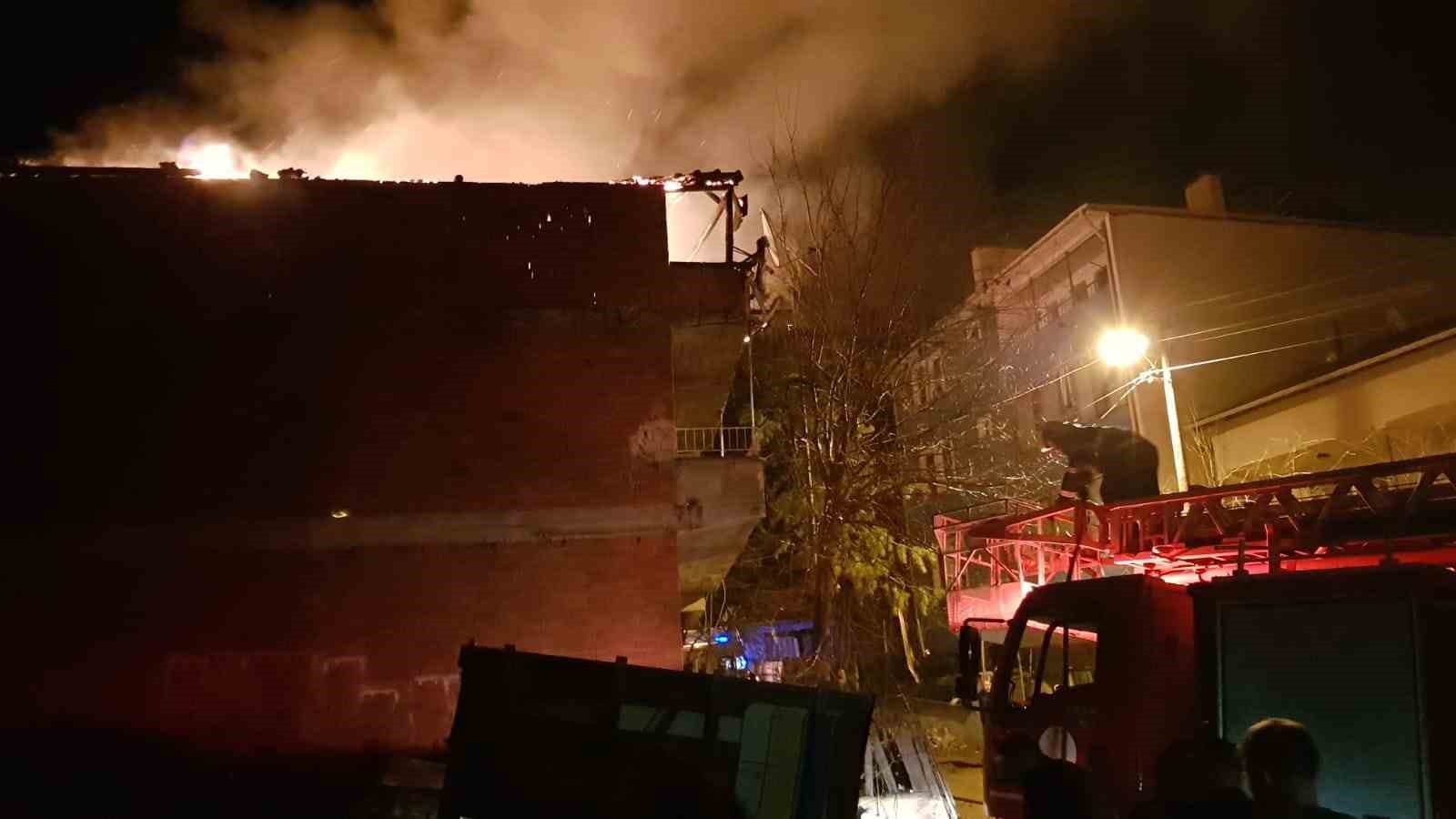 Bayat’ta korkutan yangın
