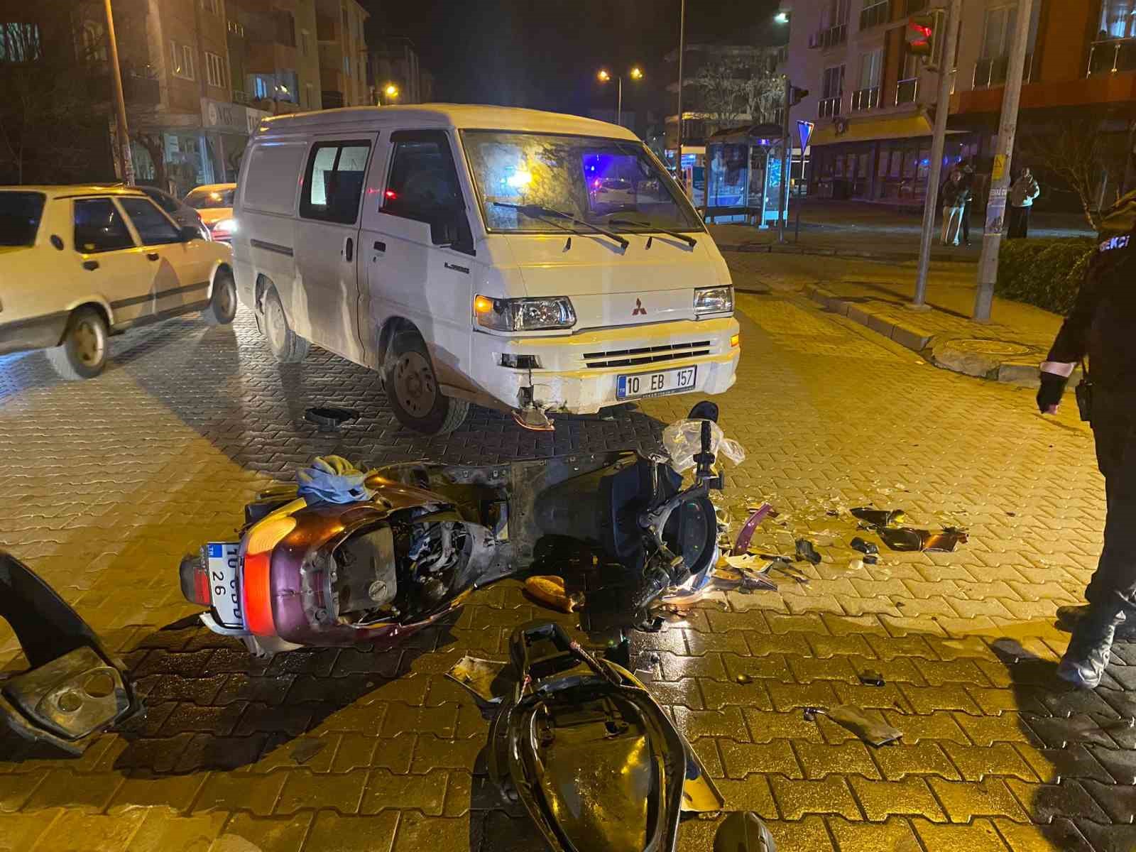 Balıkesir’de trafik kazasında motosiklet sürücüsü yaralandı