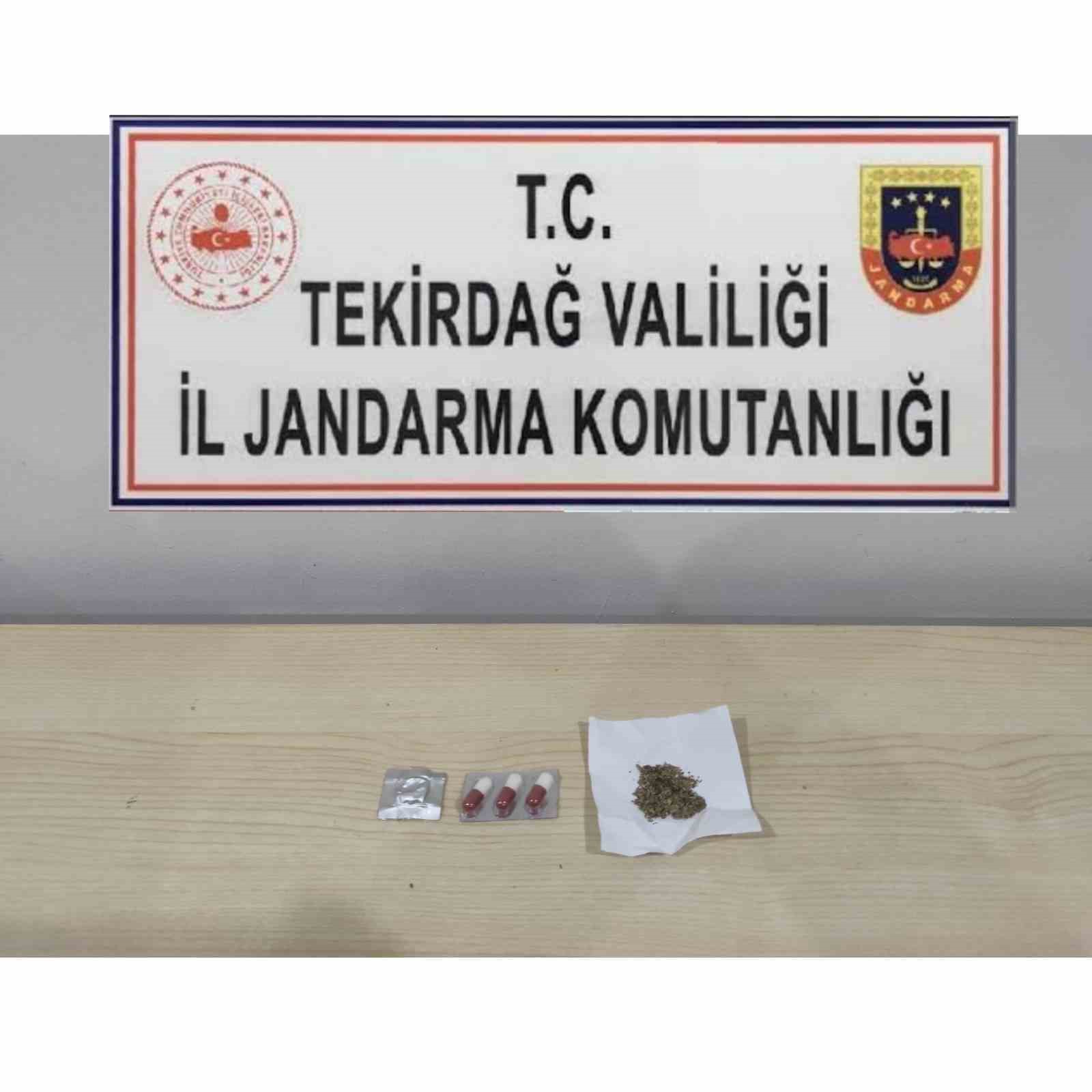 Tekirdağ&rsquo;da silah ve uyuşturucu operasyonu
