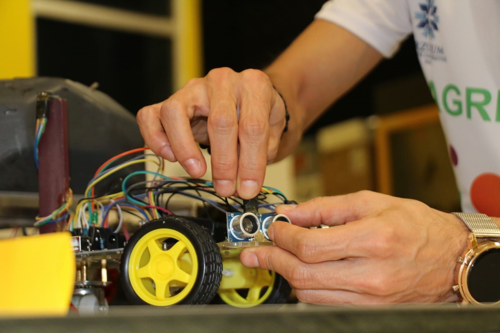 ET&Uuml;&rsquo;l&uuml; &ouml;ğrenciler teknoloji yarışmasında
