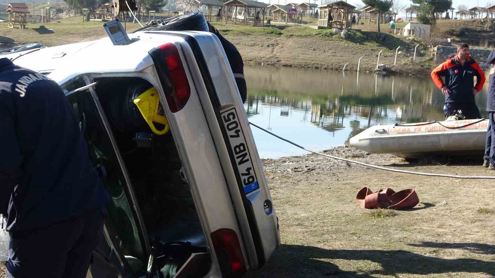 G&ouml;lette otomobille kaybolan gencin cansız bedenine ulaştı
