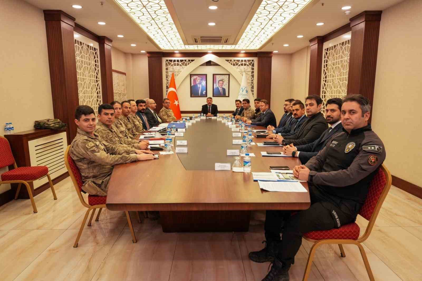 Vali Çelik: "Kaçakçılıkla mücadele sürüyor”