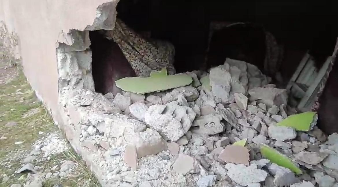 Ağrı&rsquo;da kontrolden &ccedil;ıkan ara&ccedil; duvara &ccedil;arptı
