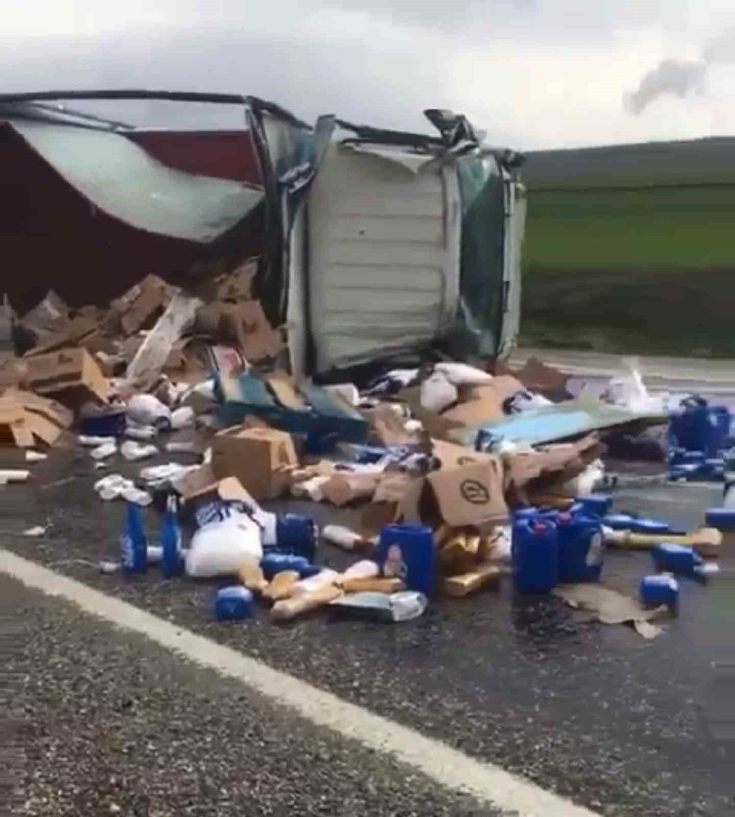 Siirt’te kamyonet devrildi: 1 yaralı