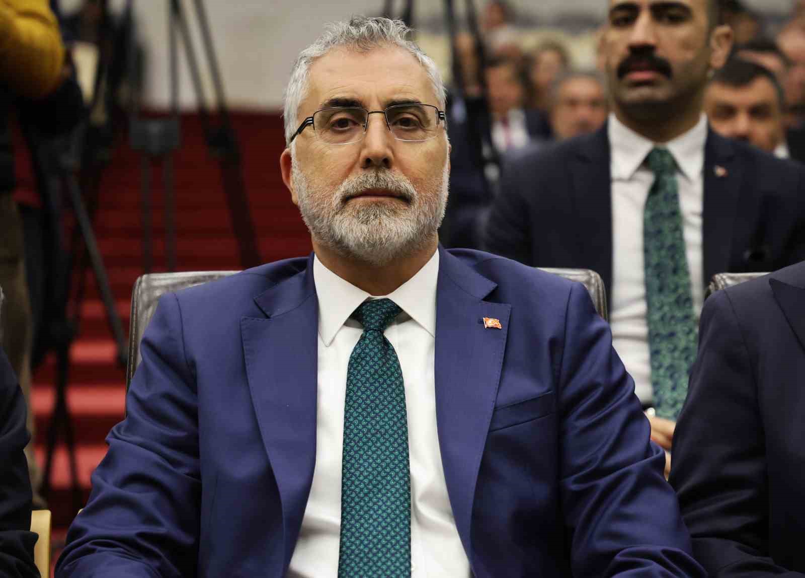 Bakan Işıkhan: "Depremin çalışma hayatı üzerindeki olumsuz etkisini kaldırmak için ilk andan itibaren önemli tedbirler aldık”