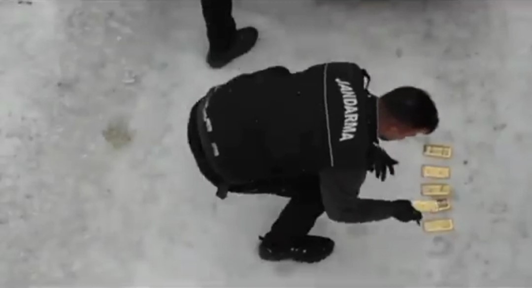 Hakkari’de kaçak 22 kilo külçe altın ele geçirildi 